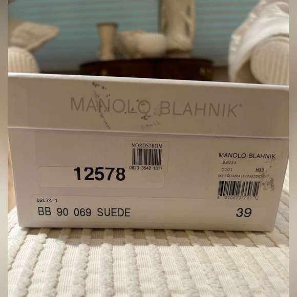 Manolo Blahnik BB90 Suede Leopard Print Pumps - MSRP $850 - Picture 7 of 7